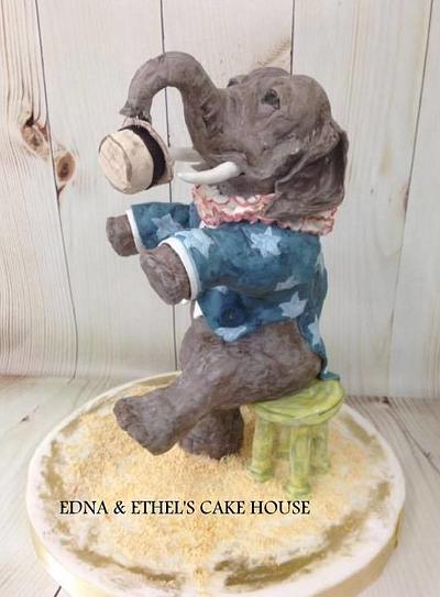 Performing Elephant - Cake by Emilyrose