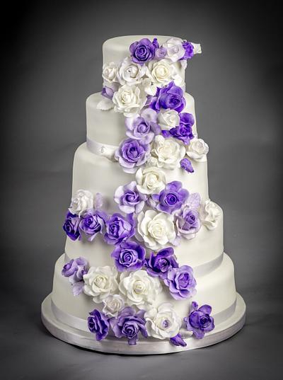 Roses Wedding Cake - Cake by BunnyBakes