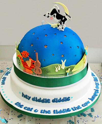 Hey-diddle-diddle Babyshower Cake - Cake by Moon & Me Cakes