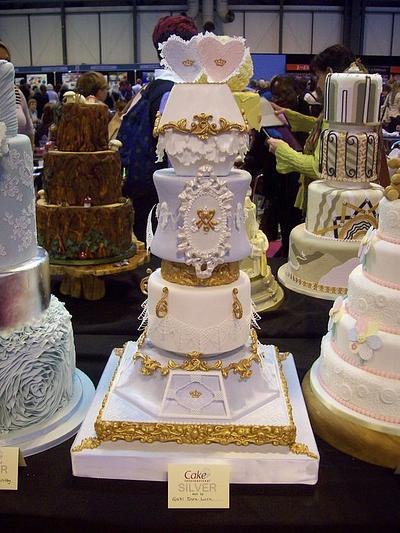 Queen Marie Antoinette - Silver Award NEC Birmingham 2013 - Cake by ARISTOCRATICAKES - cake design by Dora Luca