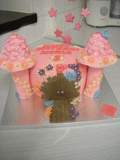 Flower castle - Cake by Vanessa Platt  ... Ness's Cupcakes Stoke on Trent