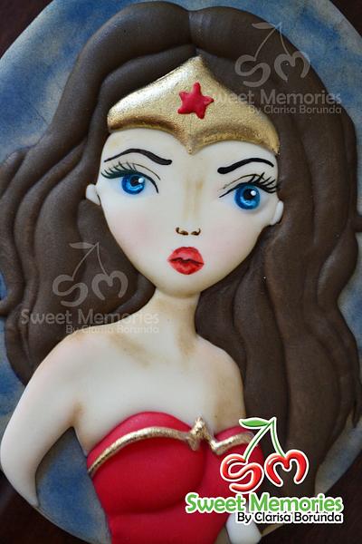 Wonder Woman  - Cake by Clarisa Borunda