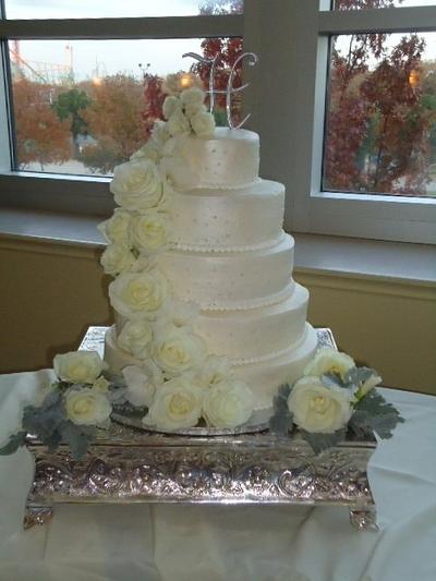 White Roses Wedding - Cake by Kim Leatherwood