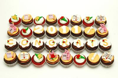 Graduation Cupcakes - Cake by Deema