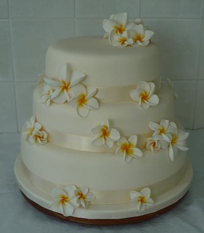 Frangipani wedding cake - Cake by Trina Knill