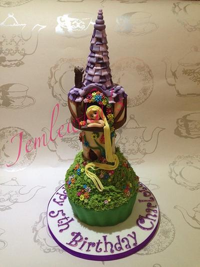 Rapunzel's tower - Cake by Jemlewka's cupcakes 