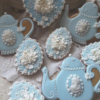 Teapots and Cameos  - Cake by Teri Pringle Wood