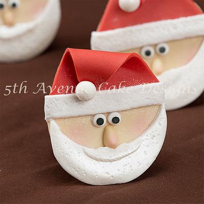 How to Sculpt Santa Claus Cupcakes - Cake by Bobbie