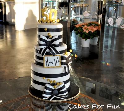 Black and White with Bows - Cake by Cakes For Fun
