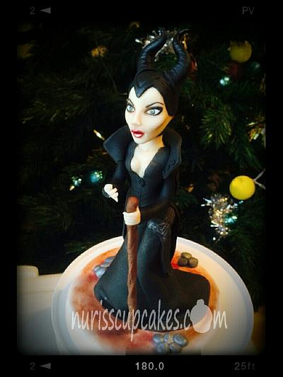 Malefica  - Cake by Nurisscupcakes