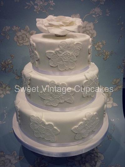 Vintage lace wedding cake - Cake by Sarah Cain