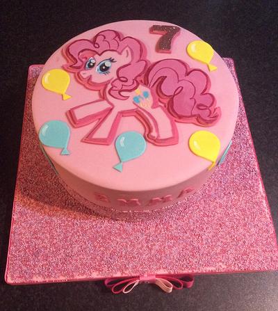 Pinkie Pie goes to London... - Cake by K Cakes