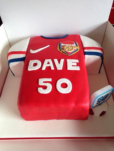 Arsenal shirt cake - Cake by Polliecakes
