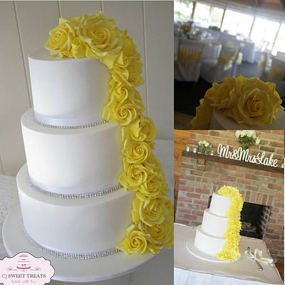 Cascading Yellow Roses  - Cake by cjsweettreats