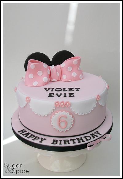 Violet's Cake - Cake by Sugargourmande Lou