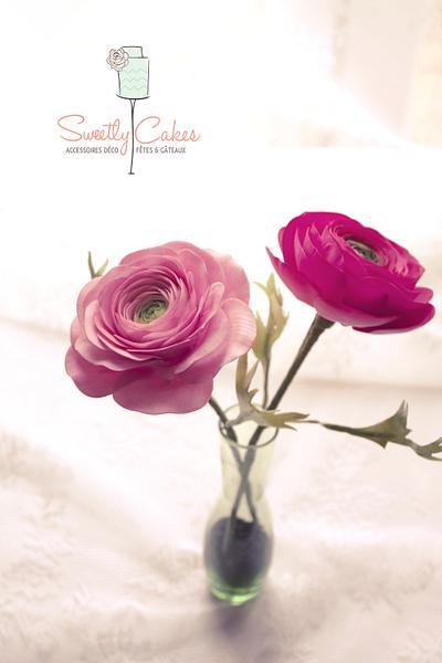 Ranunculus  - Cake by Sweetly Cakes 