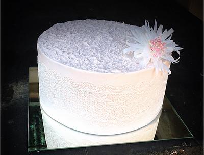 Romance lace cake  - Cake by Mrs.magic_Emina