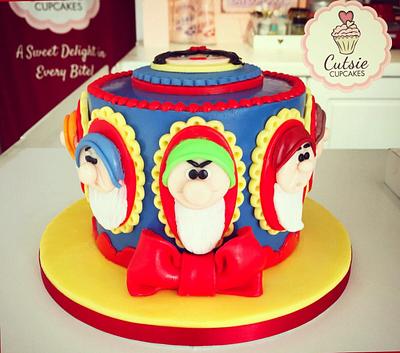 Snow White & 7 Dwarfs - Cake by Cutsie Cupcakes