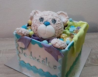 Bear in the box - Cake by Ellyys