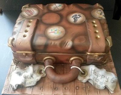 Vintage suit case - Cake by The chic cake boutique