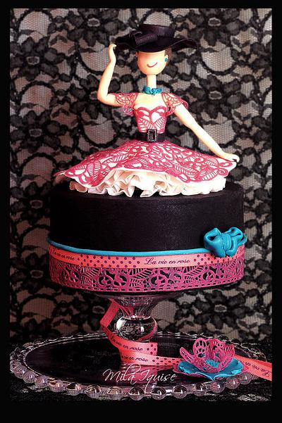 Lady in Rose Lace - Cake by milaiquisesugart