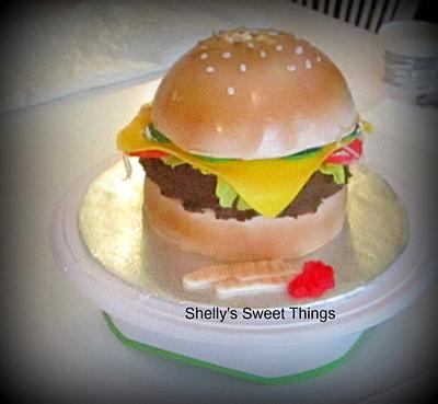 Cheeseburger cake - Cake by Shelly's Sweet Things