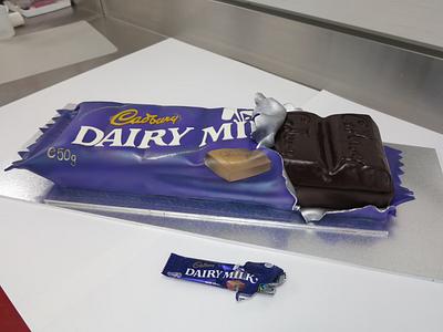 Giant Dairy Milk Bar - Cake by Kevin Martin