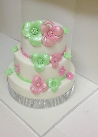 Pretty Pink and Lime  - Cake by Que's Cakes
