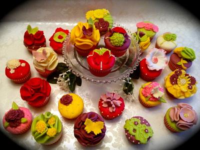 Spring Cupcakes - Cake by Heidi