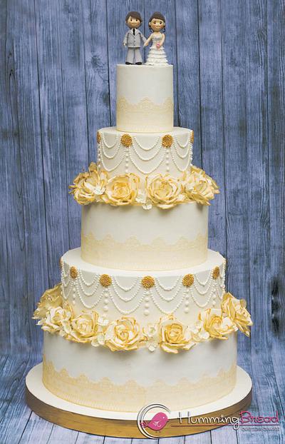 Vintage Wedding Cake - Cake by HummingBread