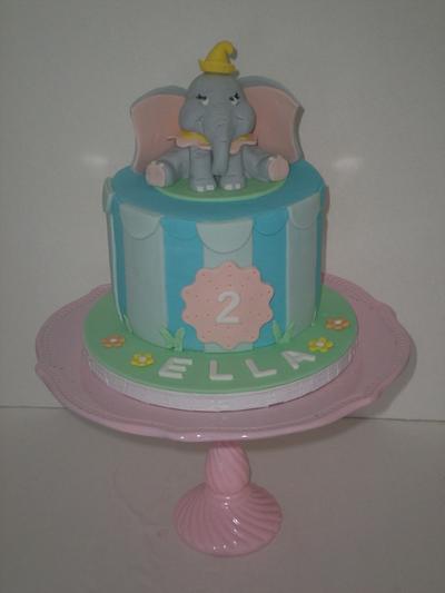 Dumbo - Cake by CakeLuv