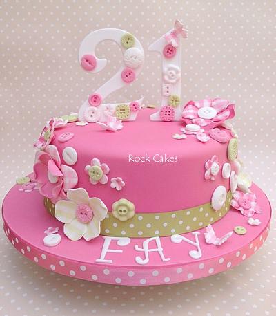 Pink n plaid - Cake by RockCakes