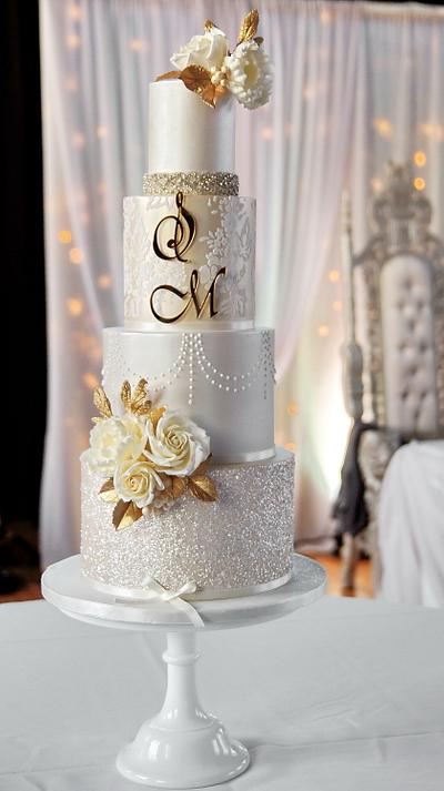 Gold & champagne wedding cake  - Cake by Joanna Pyda Cake Studio