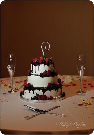 Fruit and chocolate wedding cake - Cake by Magda's cakes