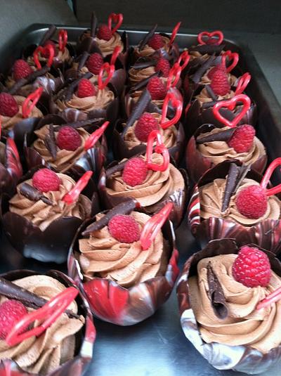 chocolate tulip cups  - Cake by Edit Herman