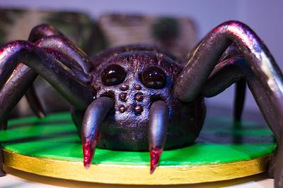 bloody tarantula  - Cake by cristinabadea2008