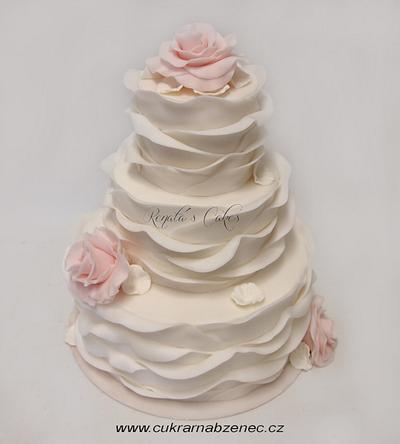 Wedding Ruffle cake - Cake by Renata 