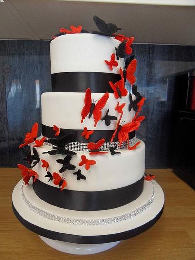Butterfly - Cake by Lisa Pallister