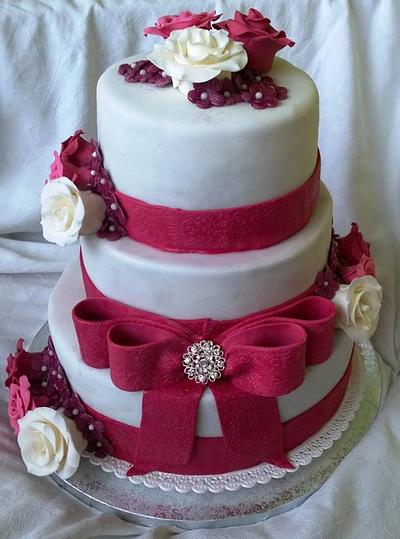 Wedding Cake Wine. - Cake by Majjja19