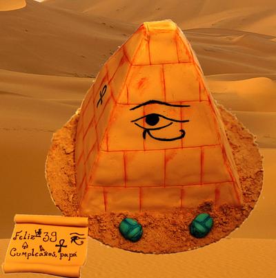 Tarta Piramide, Piramide Cake - Cake by Machus sweetmeats
