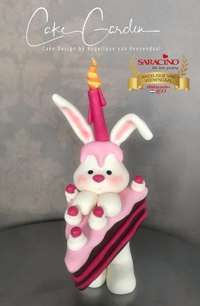 Happy Birthday Bunny caketopper - Cake by Cake Garden 