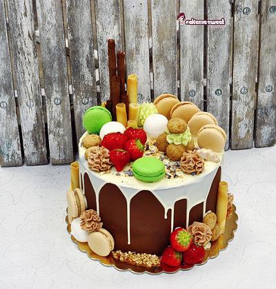 Birthday DRIP cake - Cake by Naike Lanza