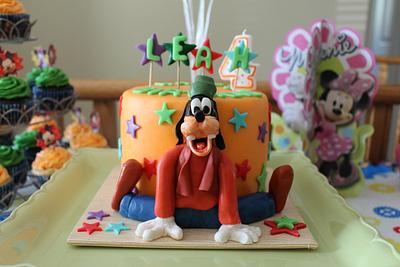 Goofy and Friends  - Cake by Dessert By Design (Krystle)