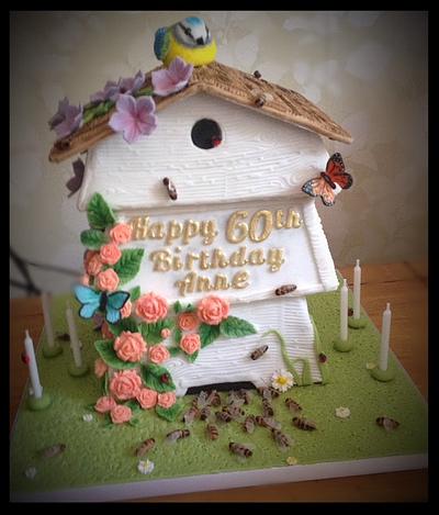 "beehive in the garden" cake - Cake by Shell