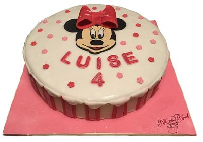Minnie Mouse - Cake by KaetvanKirsch