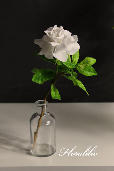 Wafer Paper Gardenia - Cake by Floralilie