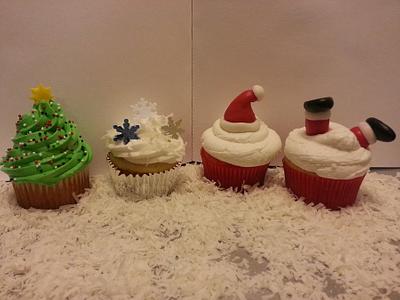Holiday Cupcakes - Cake by Priscilla