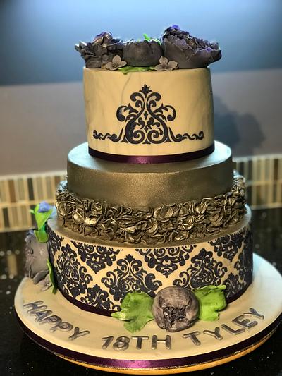 Purple and silver creation - Cake by Gelly Bean 
