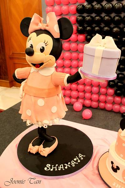 Standing Minnie Mouse at 3 feet tall <3 - Cake by Joonie Tan