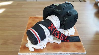 Canon camera  - Cake by Kate